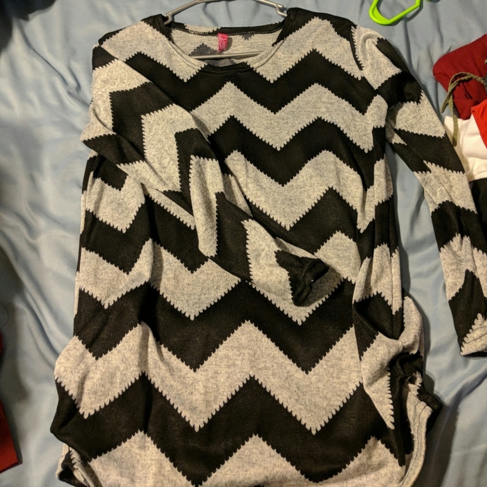 Black and grey top